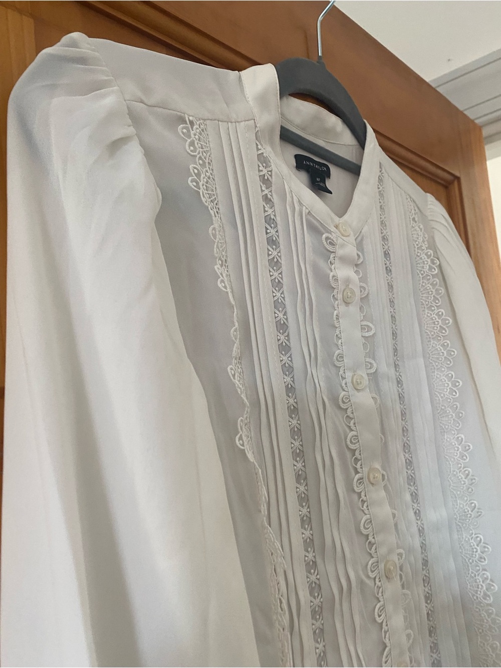 Ann Taylor Ivory Lace Inset Pintuck Button Front Blouse Medium Petite MP - Picture 5 of 11